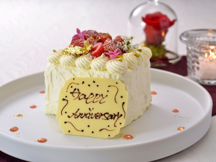 会員限定【記憶に残る記念日を】お部屋で楽しむアニバーサリーケーキとスパークリングワイン付(朝食付)