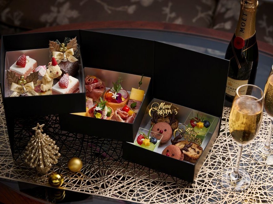 【クリスマス2025】CHIC Christmas Stay ~シェフ考案「セイボリー&スイーツの3段BOX」・シャンパン付~(エグゼクティブフロア)