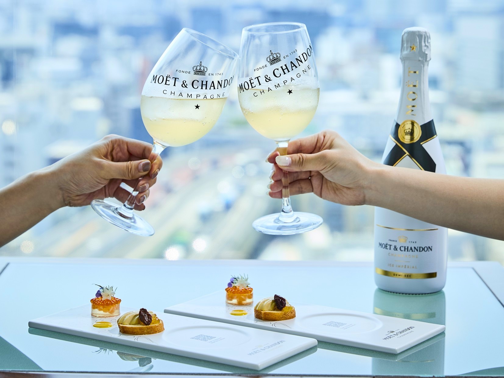 ＜7・8月限定＞ MOËT & CHANDON Moments  涼を感じる夏のエグゼクティブフロアステイ ～アイスアンペリアル・2種のアミューズ付～
